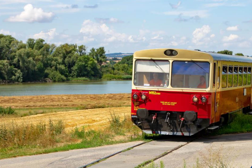 Historický vlak na trati Zbehy - Radošina