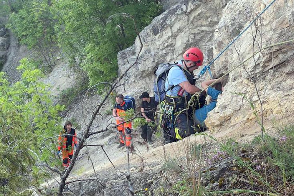 hasiči zasahovali pri záchrane chlapca v kameňolome