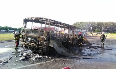 Zhorený autobus odpočívadlo Hrádok D1