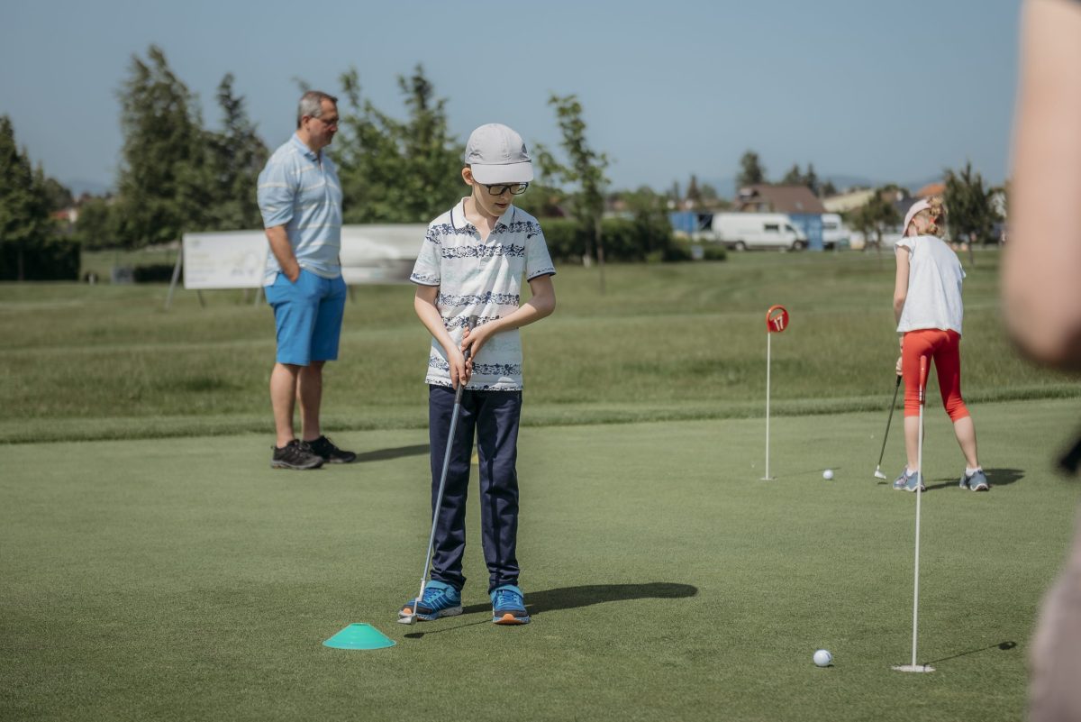 Dieťa na golfovom ihrisku v Trnave