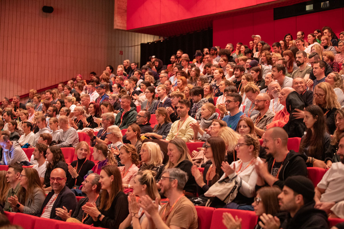 Preplnená kinosála Domu umenia počas MFF Cinematik 2024