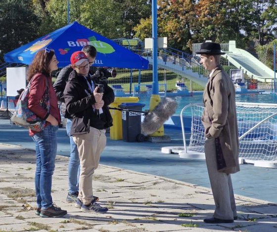 Štáb Televíkendu nakrúca na komentovanej a hranej prehliadke Piešťany podľa Wintera