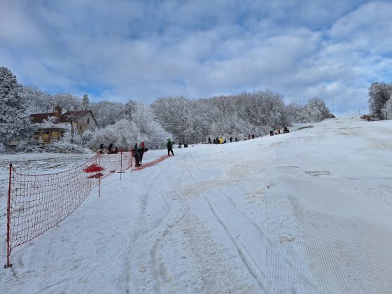 Zjazdovka Chirana na Bezovci tesne pred spustením lyžovania 3.1.2025 Foto: Koliba Bezovec