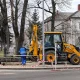 Pracovníci TAVOS odstraňujú poruchu na vodovodnom potrubí na Teplickej ulici v Piešťanoch.